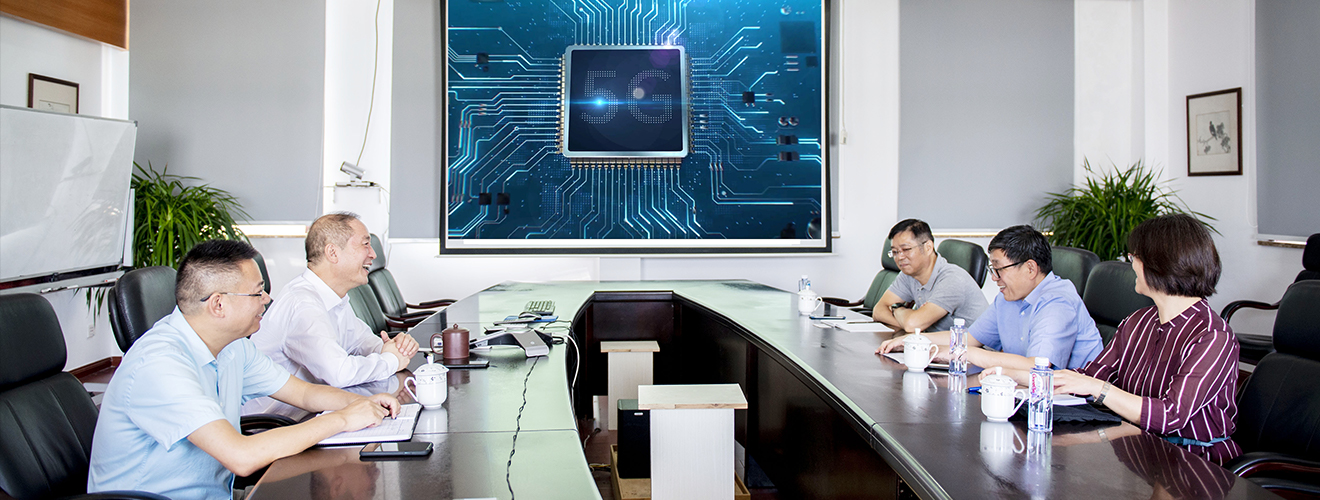 区税务局领导莅临我司视察指导工作(图1) 区税务局领导莅临我司视察指导工作(图1)