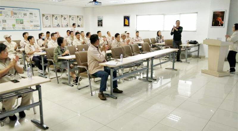 讲安全不离口，讲规章规章不离手(图3)